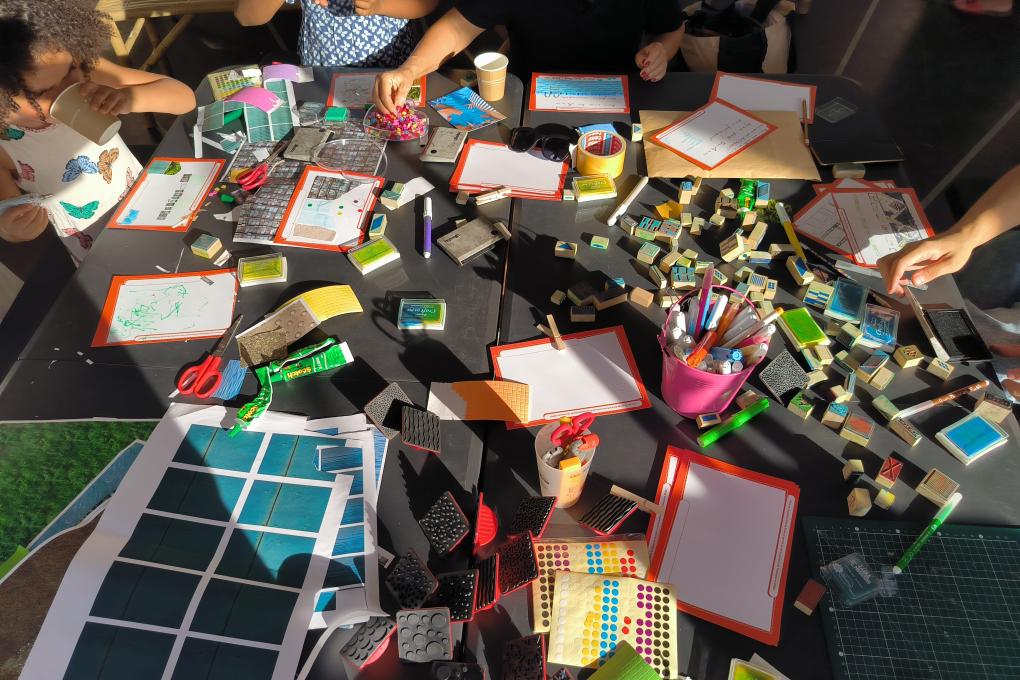 Atelier "Ma carte postale pour le futur"
