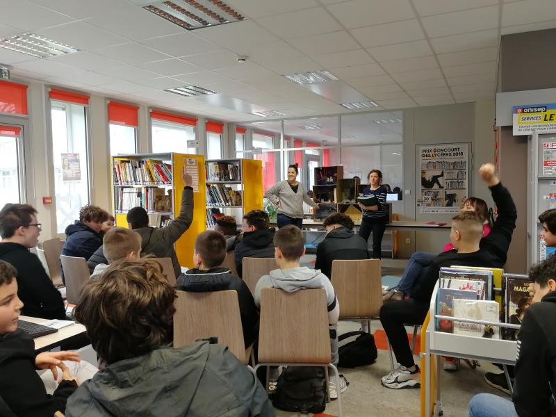 1- Intervention dans les classes autour de l'utopie.jpg 1- Intervention dans les classes autour de l'utopie