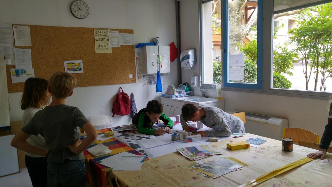 4- Les élèves en charge du plan de composition.jpg 4- Les élèves en charge du plan de composition