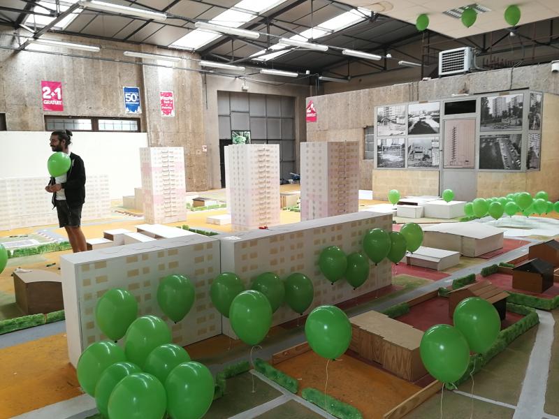 5- Les arbres sont implantés dans la maquette.jpg 5- Les arbres sont implantés dans la maquette