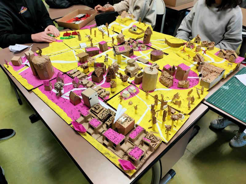 17_Utopia Lab 6, réalisation des maquette collectives.jpg Utopia Lab 6, réalisation des maquette collectives
