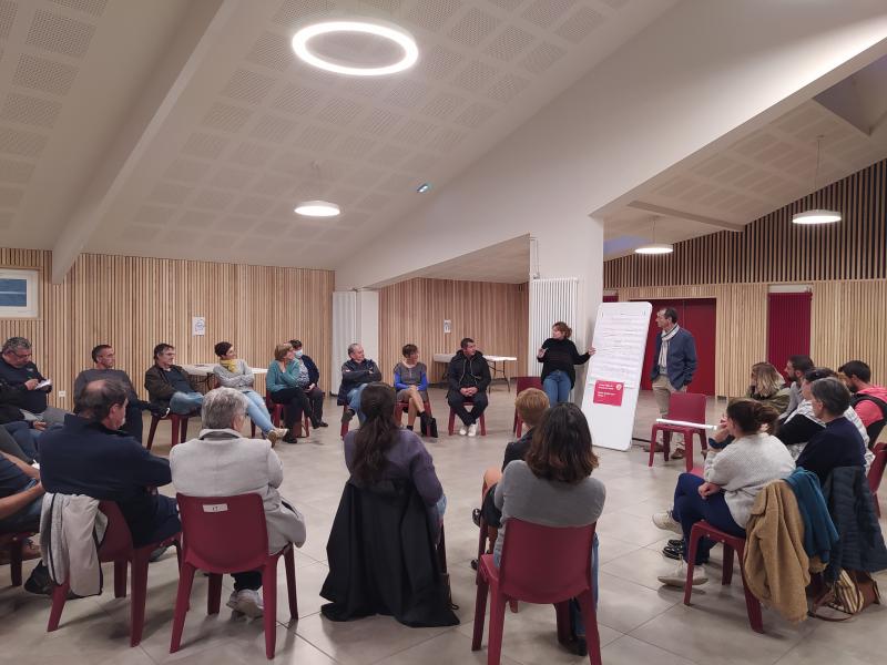 4_Atelier participatif avec le comité socio-économique de Jussac.jpg Atelier participatif avec le comité socio-économique de Jussac