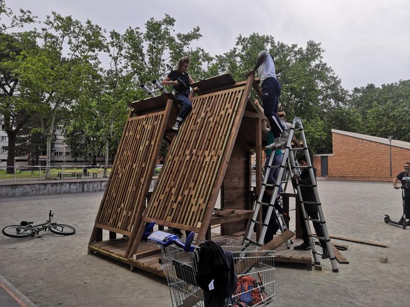 Chantier participatif avec les habitant.es du quartier Cantepau.jpg Chantier participatif avec les habitant.es du quartier Cantepau