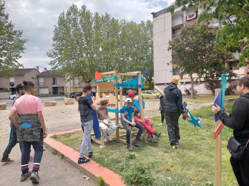 Chantier participatif avec les habitant.es du quartier.jpg Chantier participatif avec les habitant.es du quartier